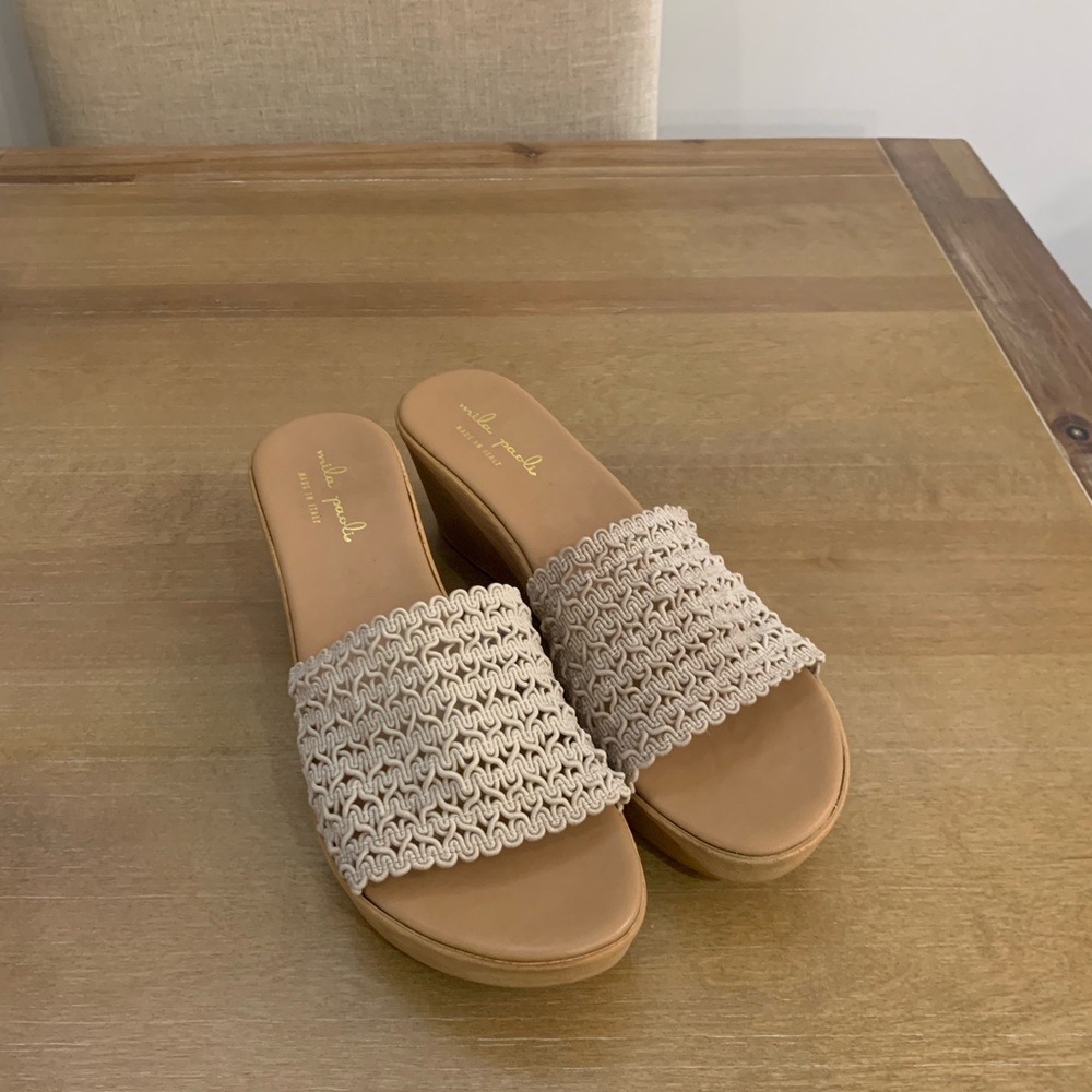Mila Paola beige wedge slide on with patter weave. Made in Italy. Size 10